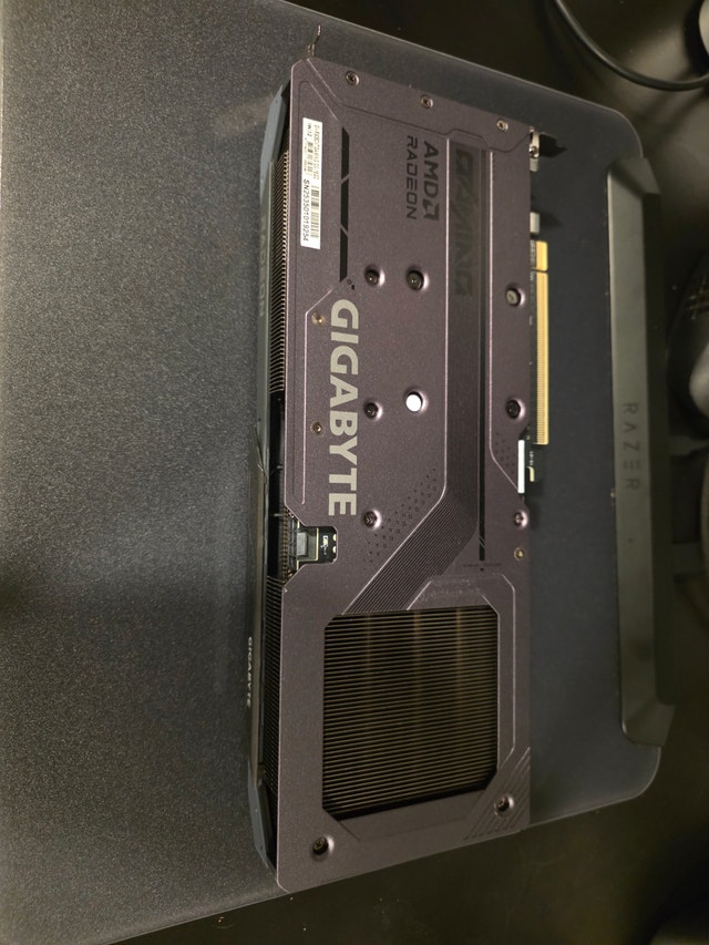 AMD RX 9060 xt 16gb - photo 5