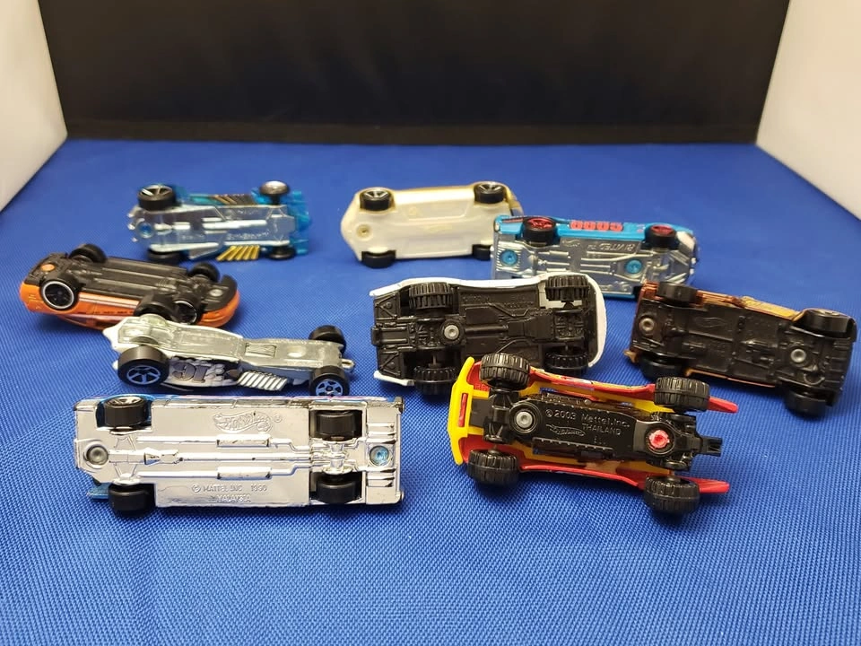 90s - Early 2000s Hot Wheels Lot - photo 3