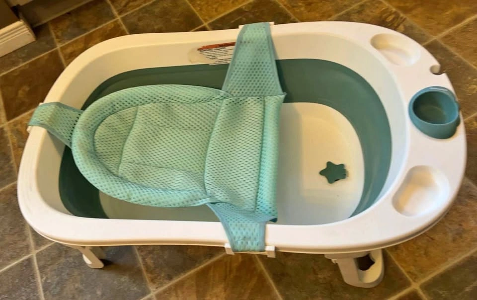 Collapsible baby bath