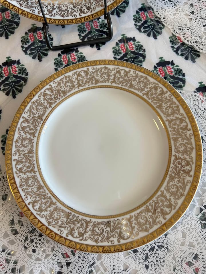 Salad Plates for 6 - photo 2