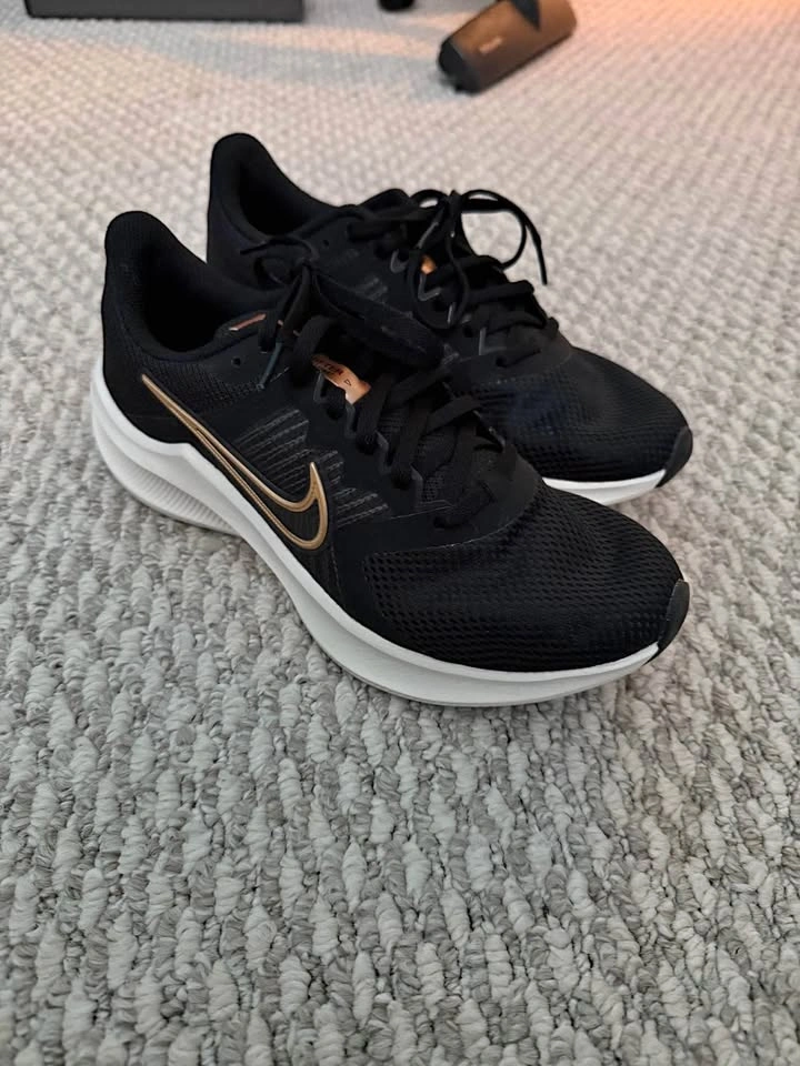 Black Nike Running Shoes Womens Size 7