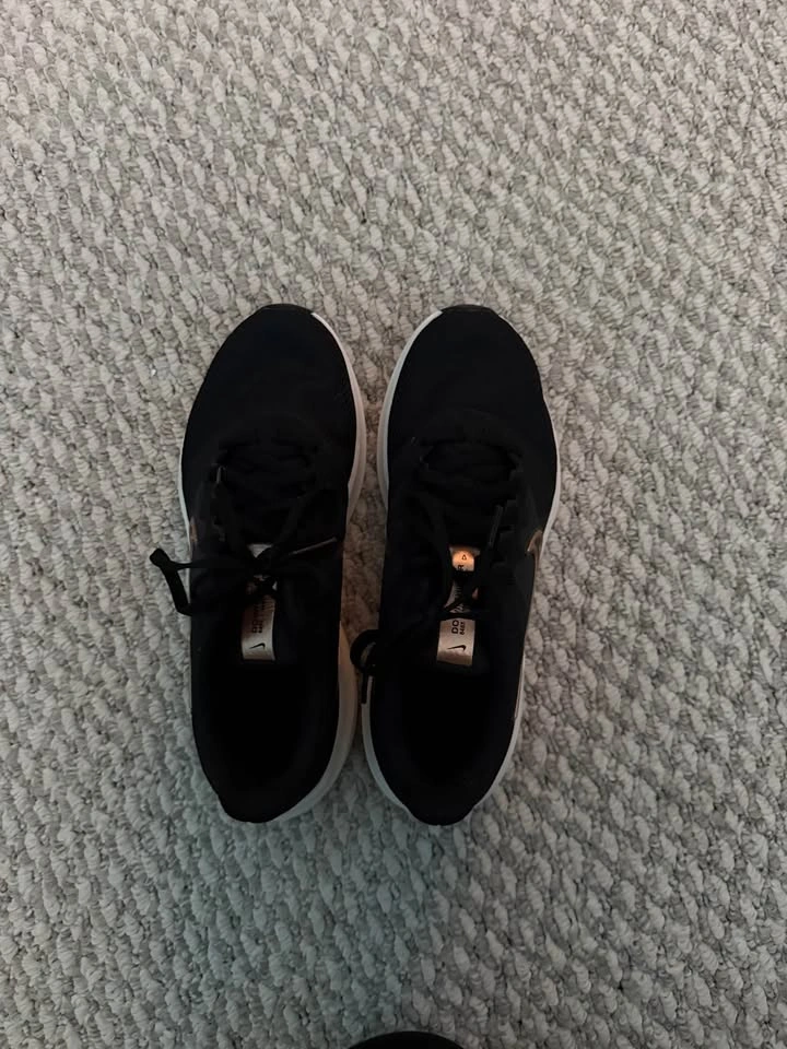 Black Nike Running Shoes Womens Size 7 - photo 2