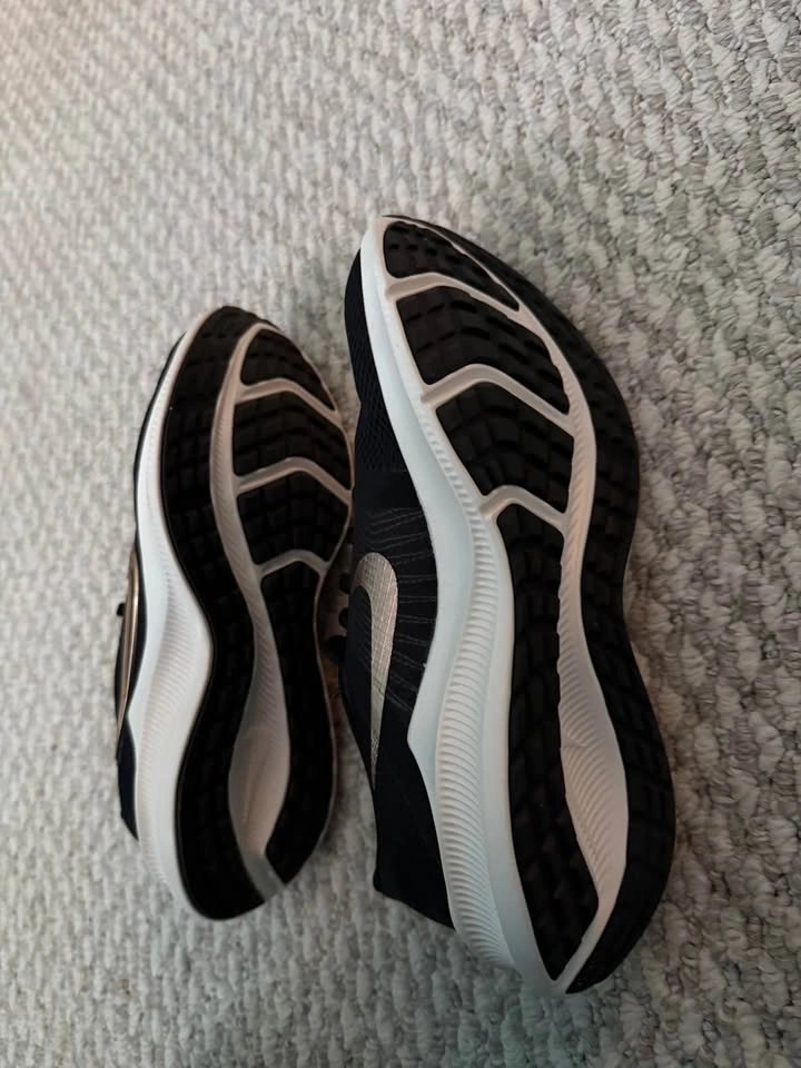 Black Nike Running Shoes Womens Size 7 - photo 3