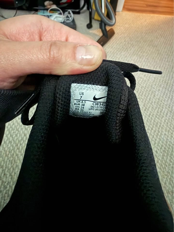 Black Nike Running Shoes Womens Size 7 - photo 4