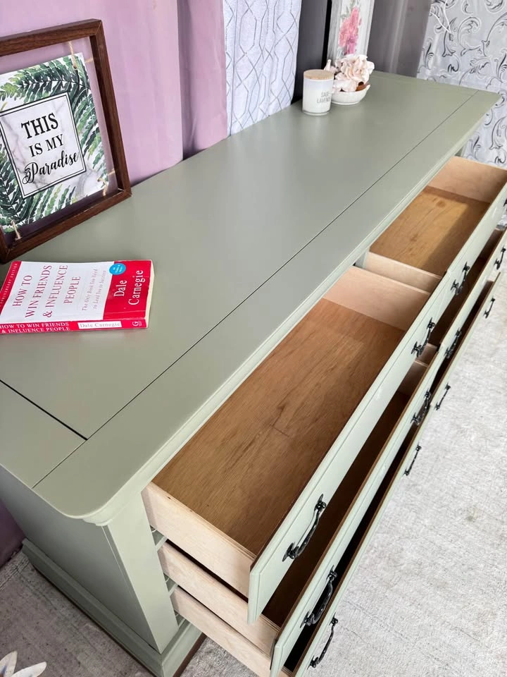 Solid Wood Dresser - Refinished - photo 4
