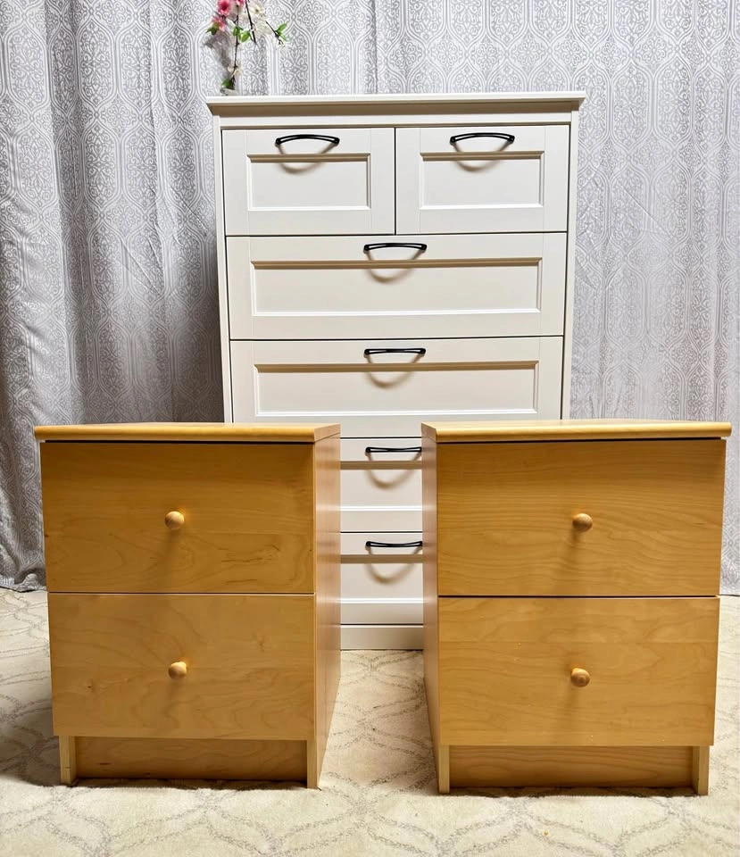 Dresser and 2 Nightstands - Excellent Condition