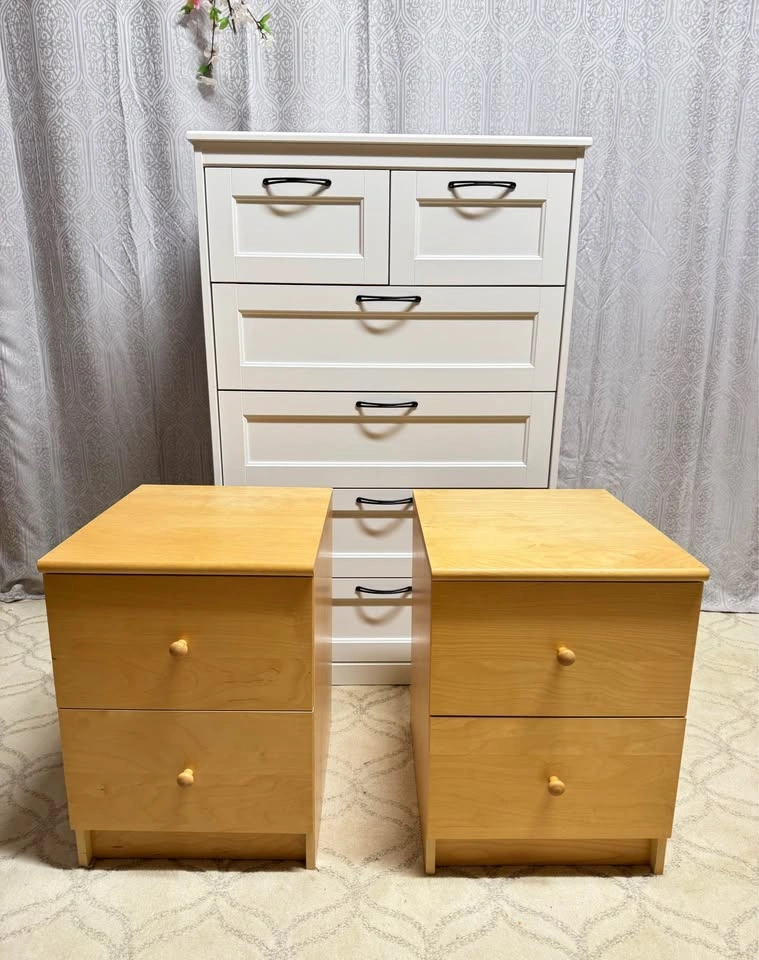 Dresser and 2 Nightstands - Excellent Condition - photo 2