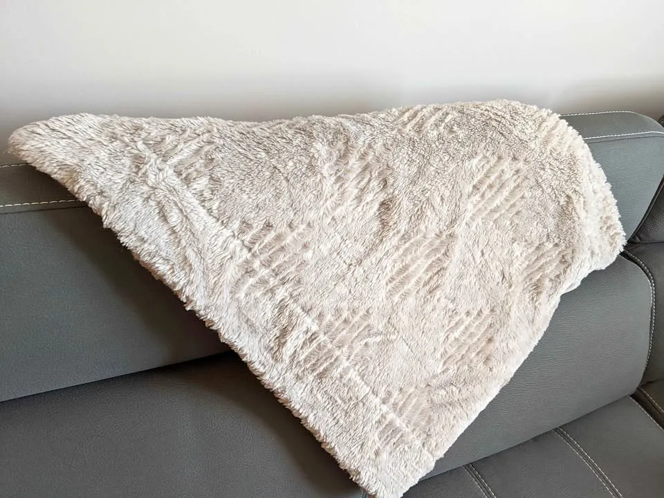 Beige/Tan Faux Fur Throw thumbnail