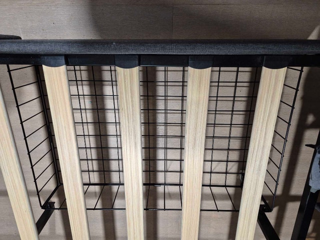 King Size Metal Bed Frame - photo 2