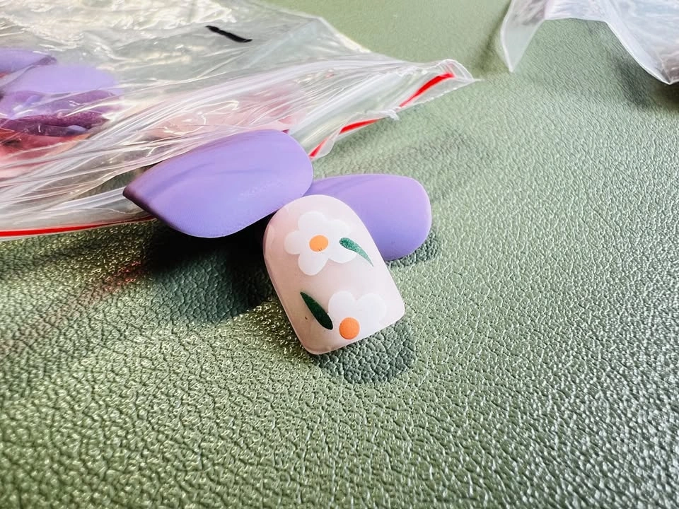 Press-on Nails - 7 Sets, Various Designs - photo 2