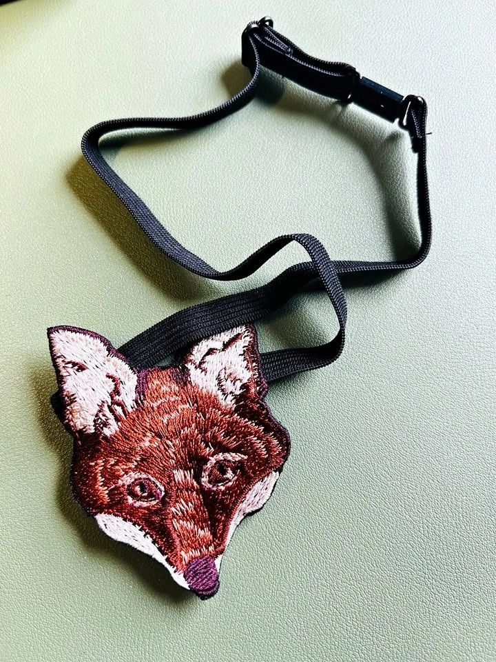 Embroidered Fox Bow Tie Model 2024