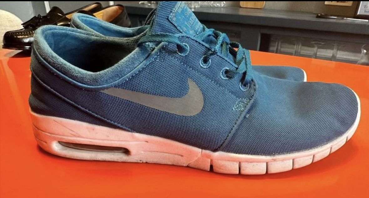 Nike Shoes - Size 12 - photo 3