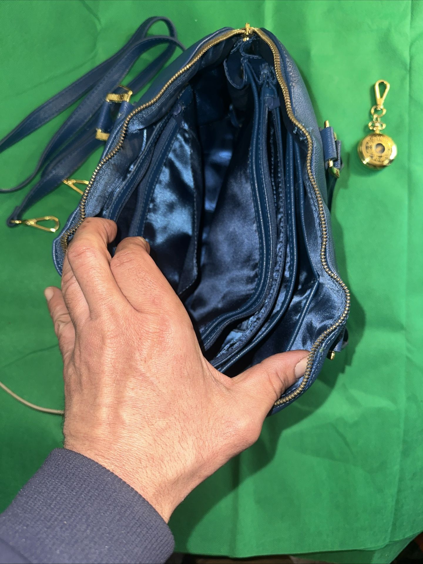 Joy & Iman Blue Pebbled Leather Satchel Purse with Pocket Watch - photo 4