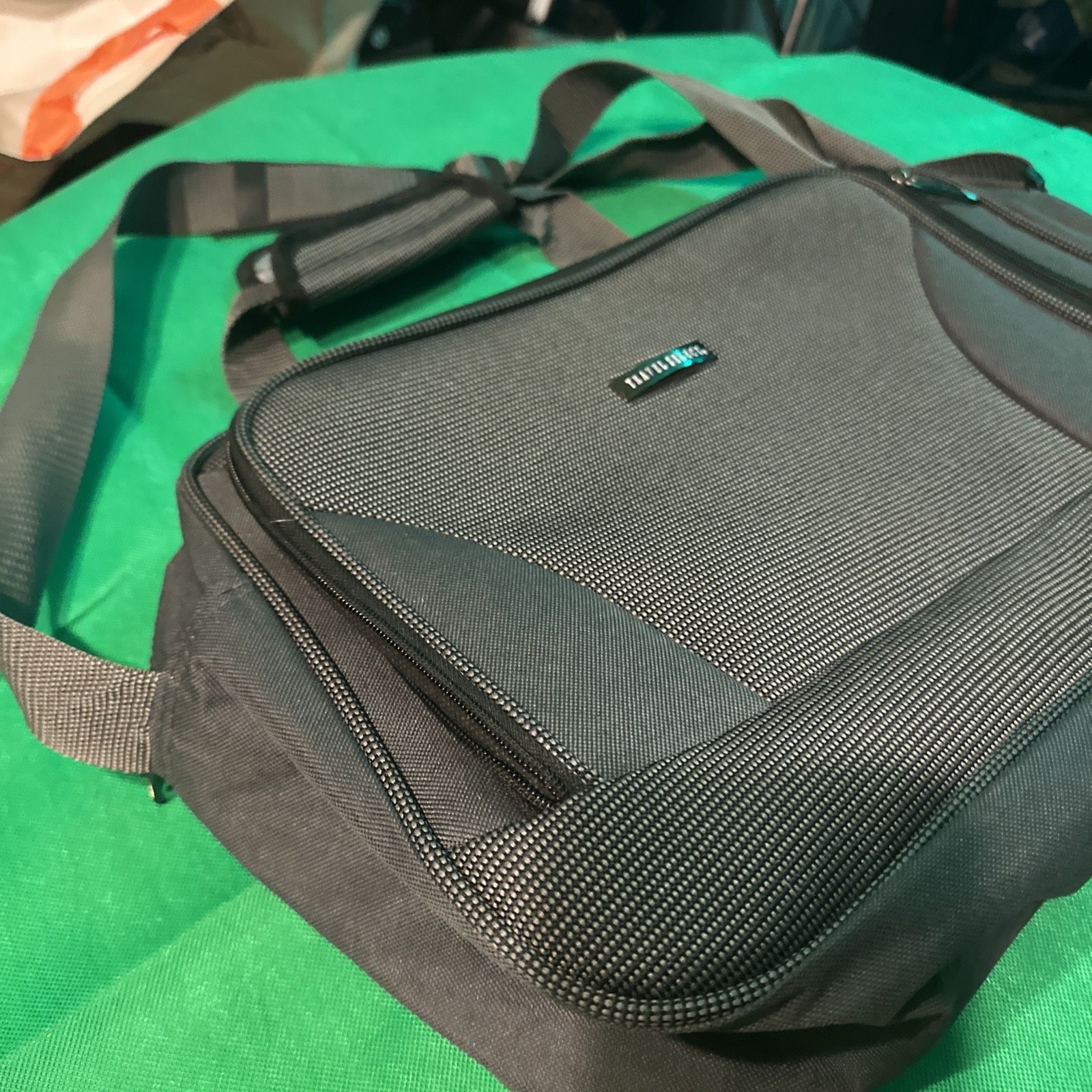 TRAVEL SELECT Messenger Bag Laptop Bag Sports Bag - photo 4