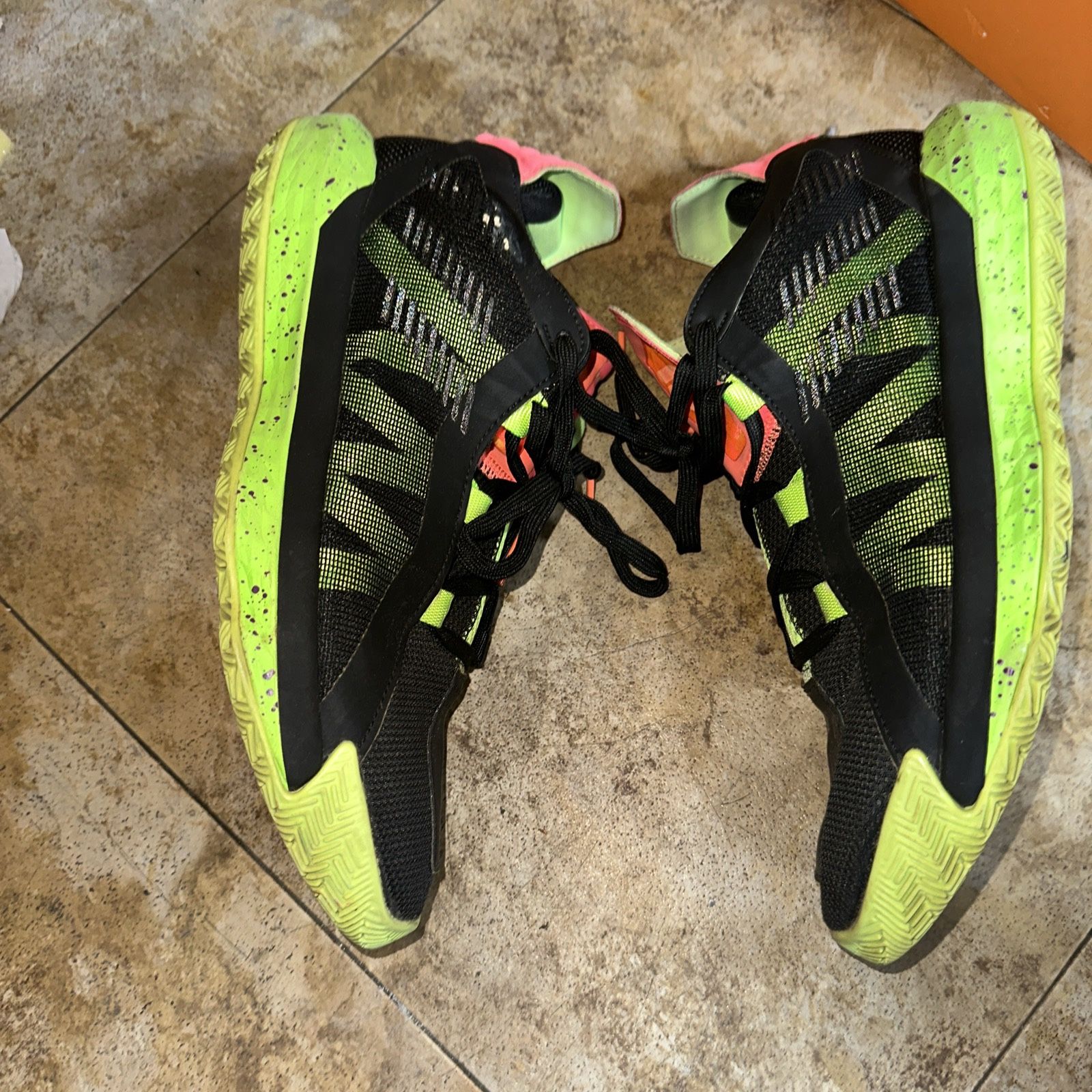 Used Sneakers Adidas Size 9.5