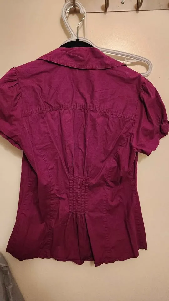 Dark pink/magenta cotton button down shirt (M) image indicator(2)