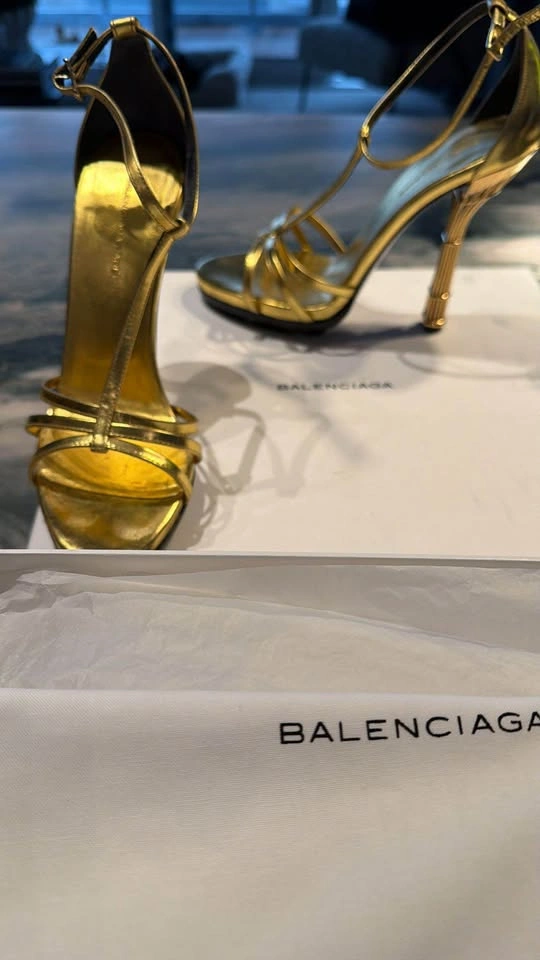 Gold Heels - photo 3