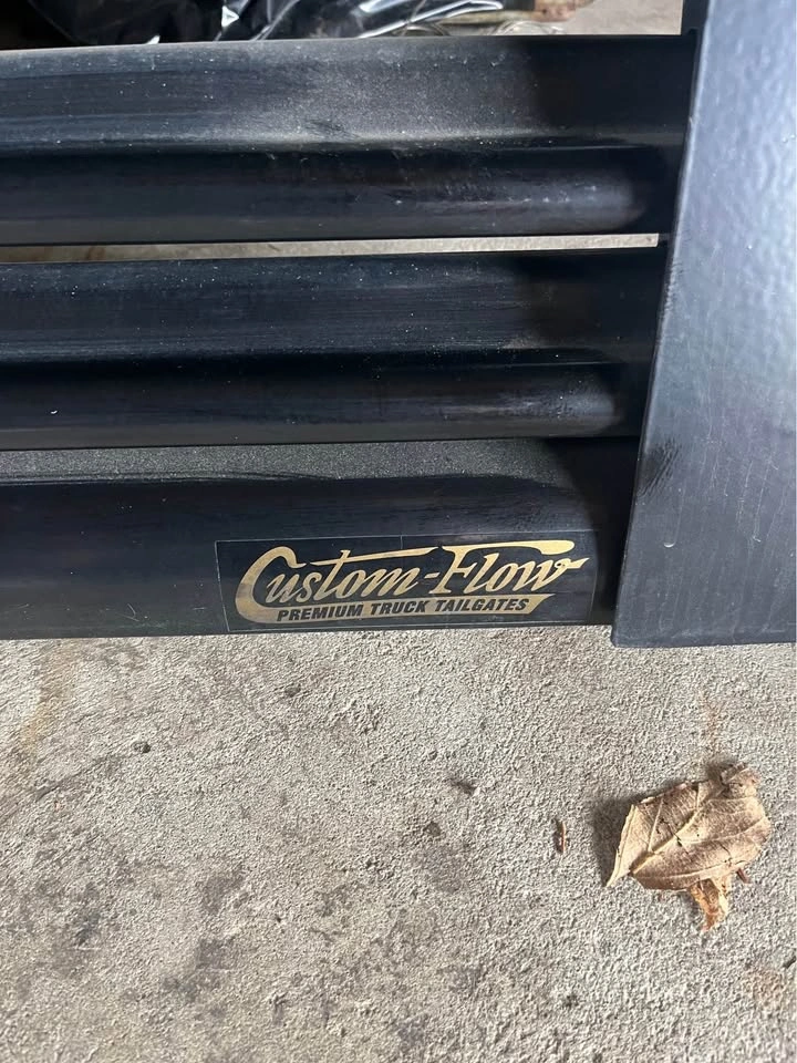 Custom Flow 5th Wheel Tailgate - photo 2