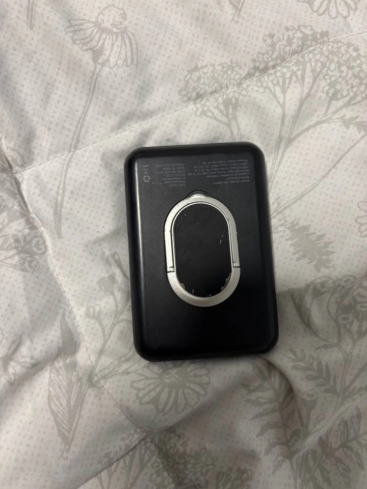 Wireless charger / phone stand (2 in 1) - photo 2
