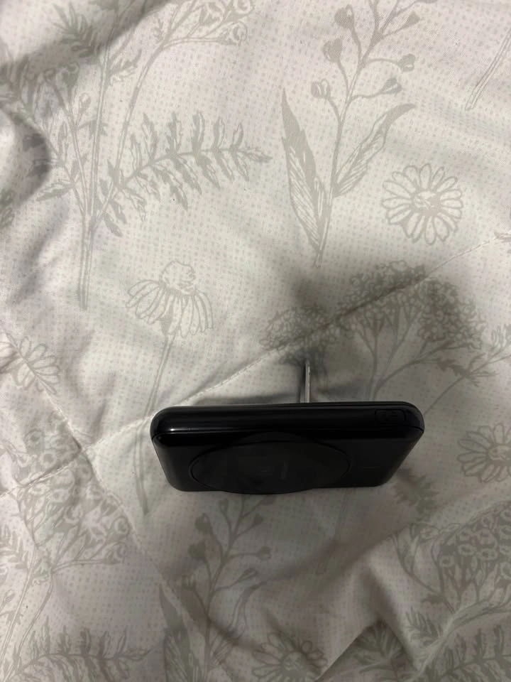 Wireless charger / phone stand (2 in 1) - photo 3
