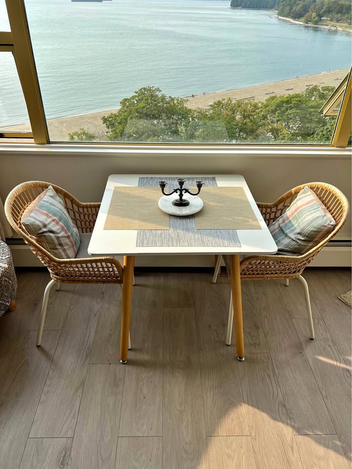 2 Ikea Nilsove chairs - Rattan
