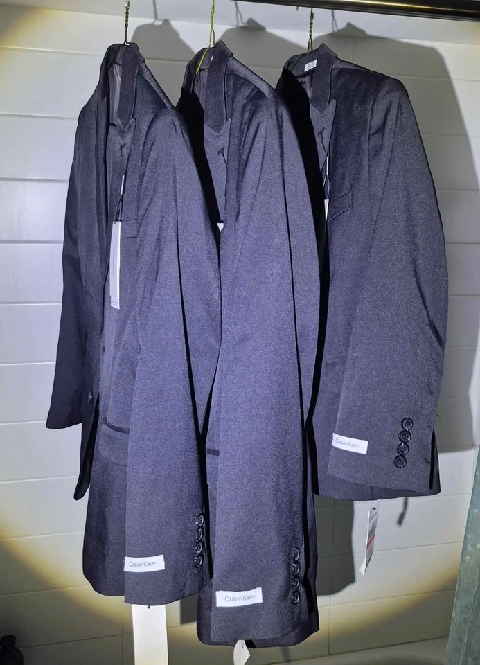 Calvin Klein 2pcs Suit (Youth 16) - Brand New - photo 3