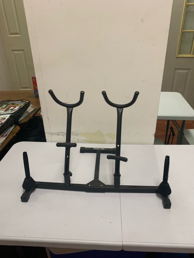 DOUBLE SAXOPHONE STAND