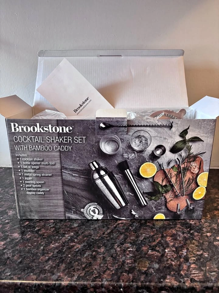 Cocktail Shaker Set w/Caddy