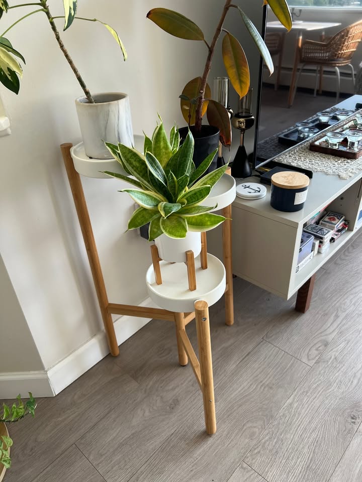 Plant stands white and bamboo colour. - photo 3