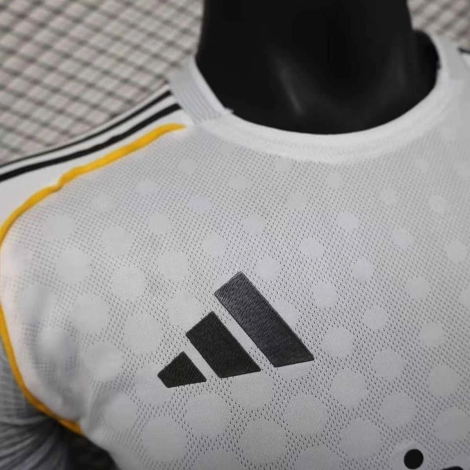 Real Madrid 25/26 Home Jersey - photo 4