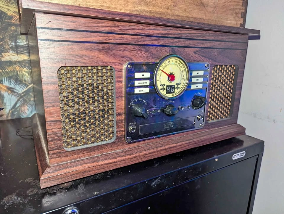 Victrola Navigator 8 in 1 + Vinyl Records
