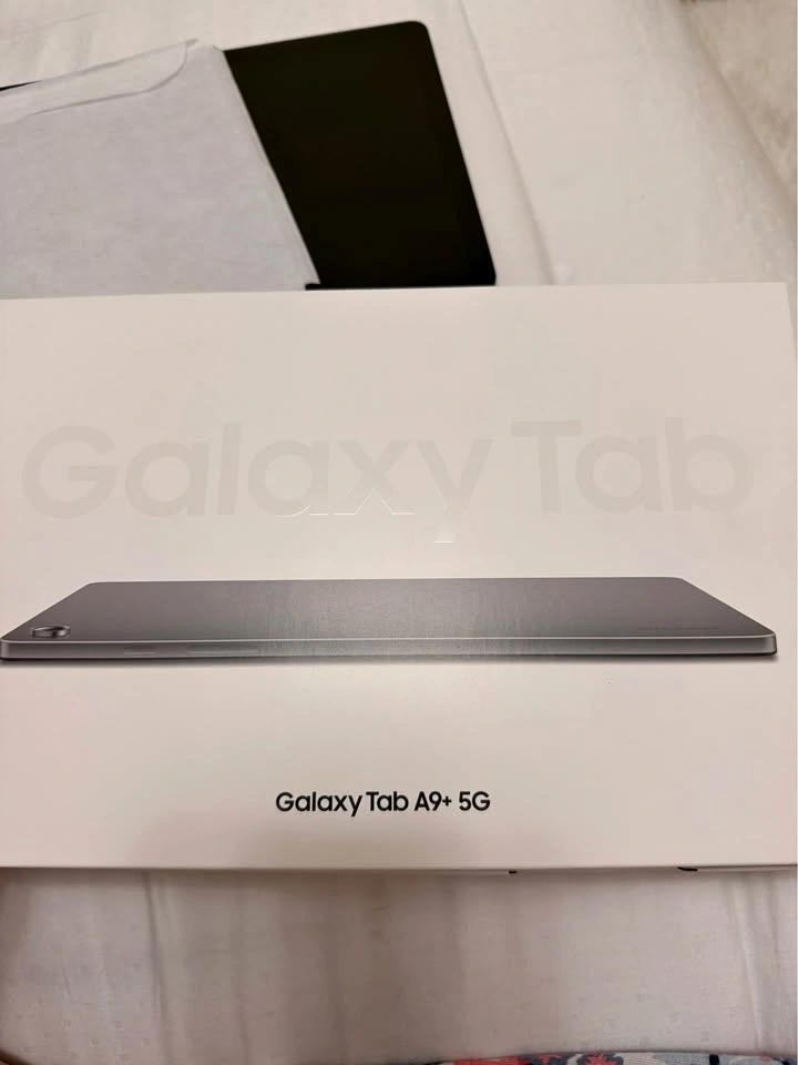 Samsung Galaxy Tab A9+ 5G - Like New (with extras for free)