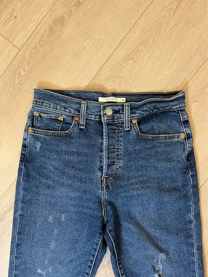 Levi’s Wedgie Straight Ankle Jeans - Size 28 - photo 2
