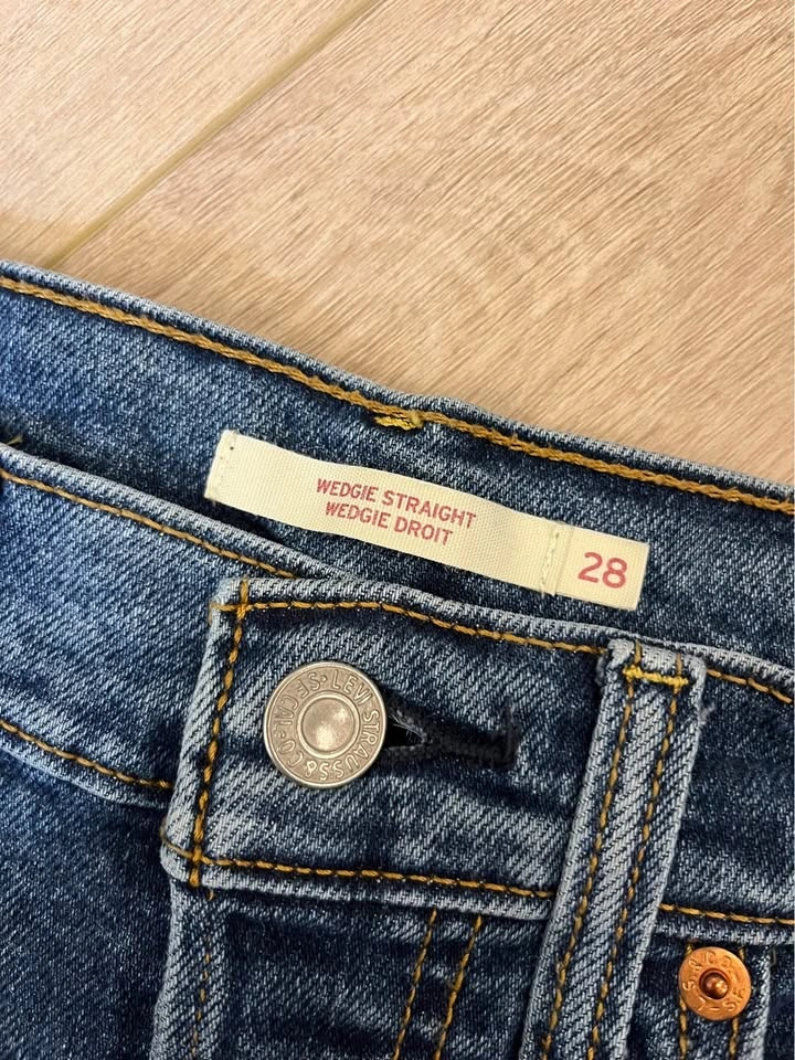 Levi’s Wedgie Straight Ankle Jeans - Size 28 - photo 4