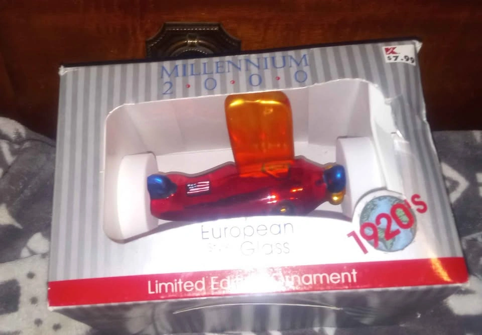 Vintage Millennium 2000 Glass Airplane - photo 2