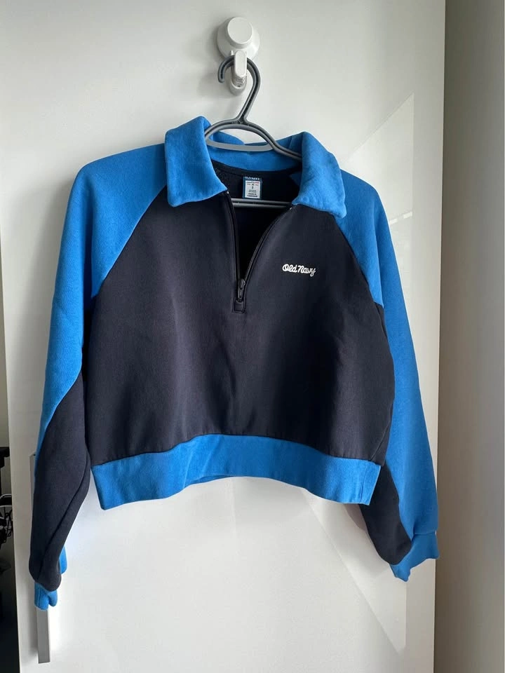 Old Navy Crop Sweatshirt - photo 2