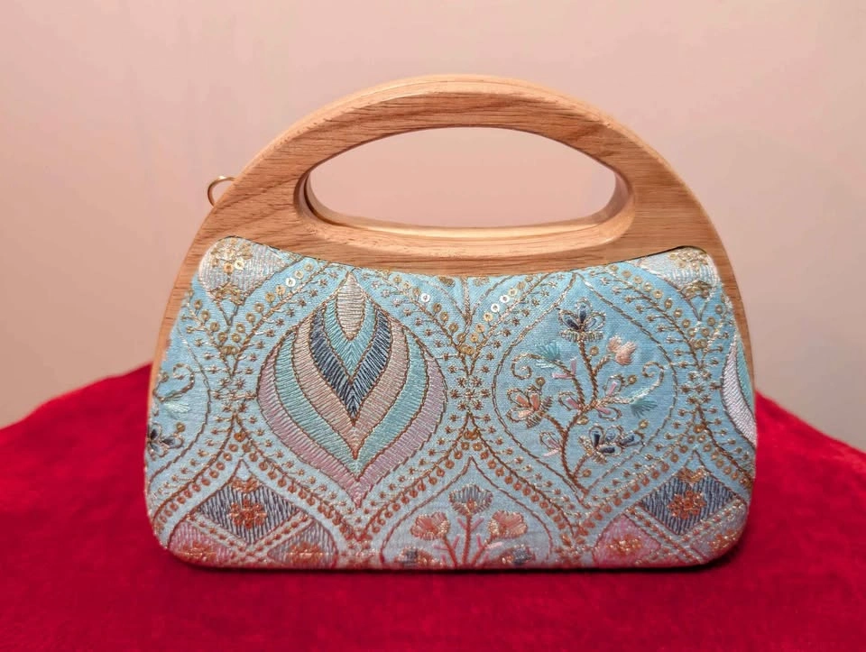 Unique Design Woman's Purse (Hand and Shoulder Bag) - photo 2