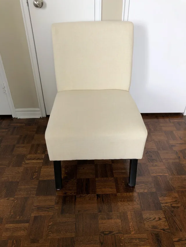 Cream Accent Chair (Mint Condition) image indicator(2)