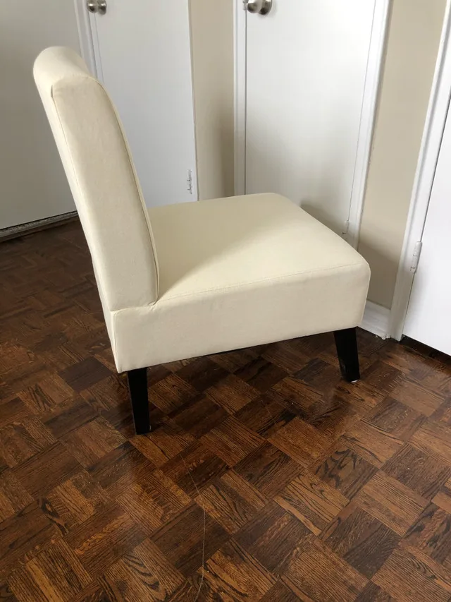 Cream Accent Chair (Mint Condition) image indicator(4)
