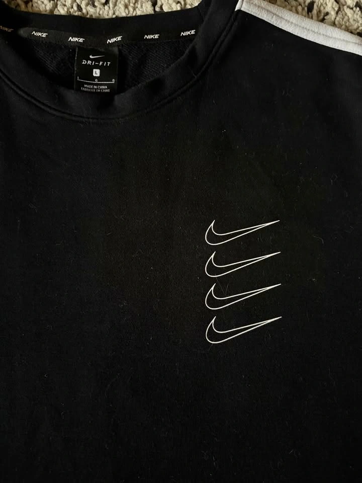 Nike Sweatshirt like new BLACK - photo 3