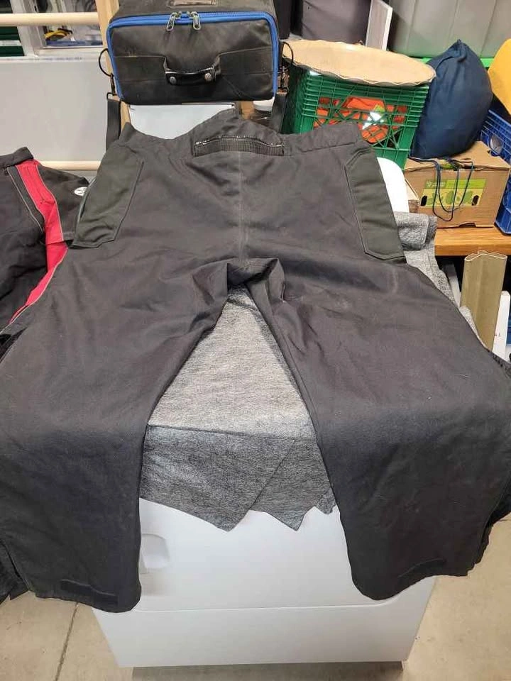 Motorcycle Jacket, Pants, Helmets - photo 3