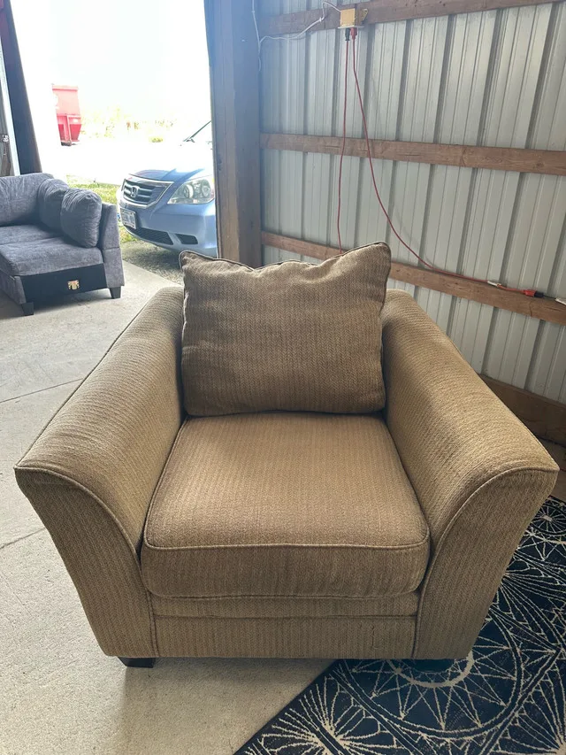 Skye Loveseat & Oversized Chair Set image indicator(5)