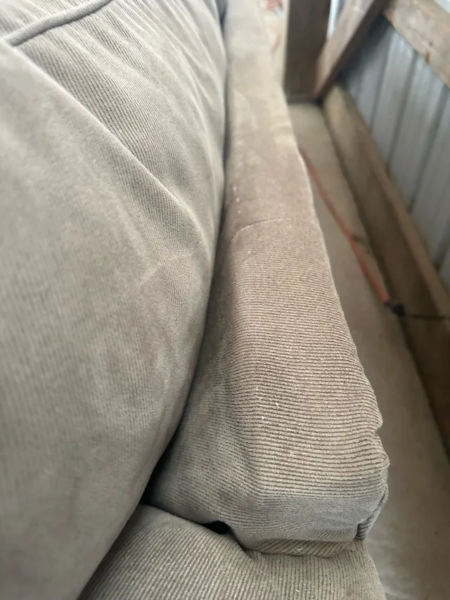 Contemporary 3-seater sofa in sage green image indicator(8)