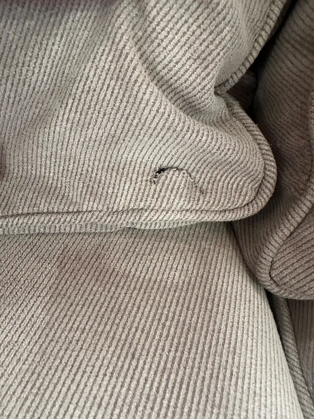 Contemporary 3-seater sofa in sage green image indicator(9)