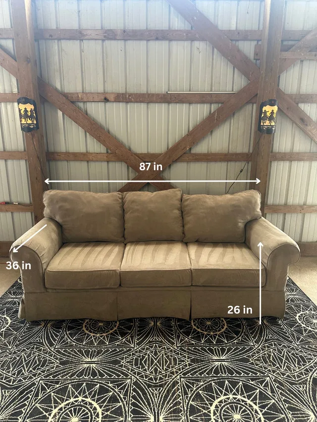 Contemporary 3-seater sofa in sage green image indicator(10)