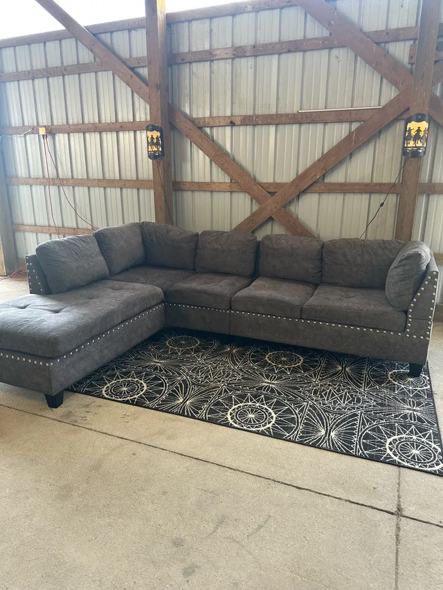 Delivery Available Amazon Grey Sectional image indicator(2)