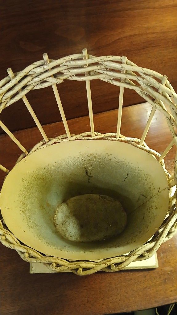 Victorian-style Wicker Funeral Basket - photo 4