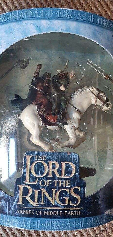 Lord of the Rings Legolas & Gimli on Horseback