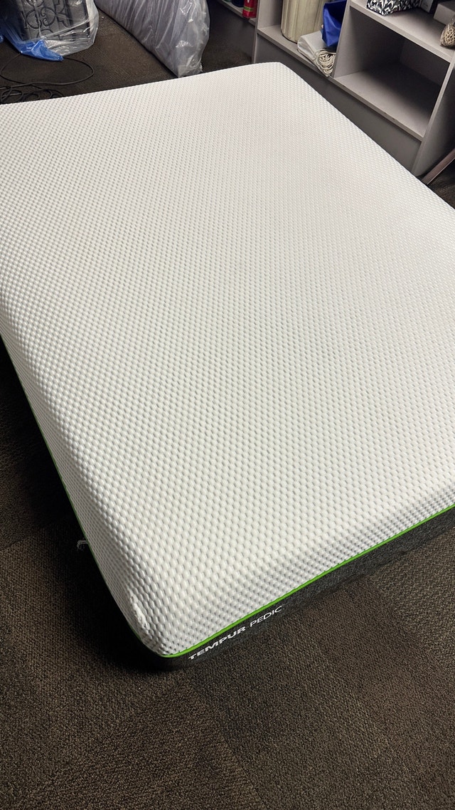 Tempurpedic Memory Foam Queen Mattress