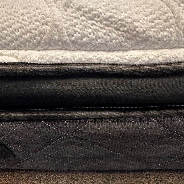 Sealy Posturepedic ProBack Queen Mattress - photo 4